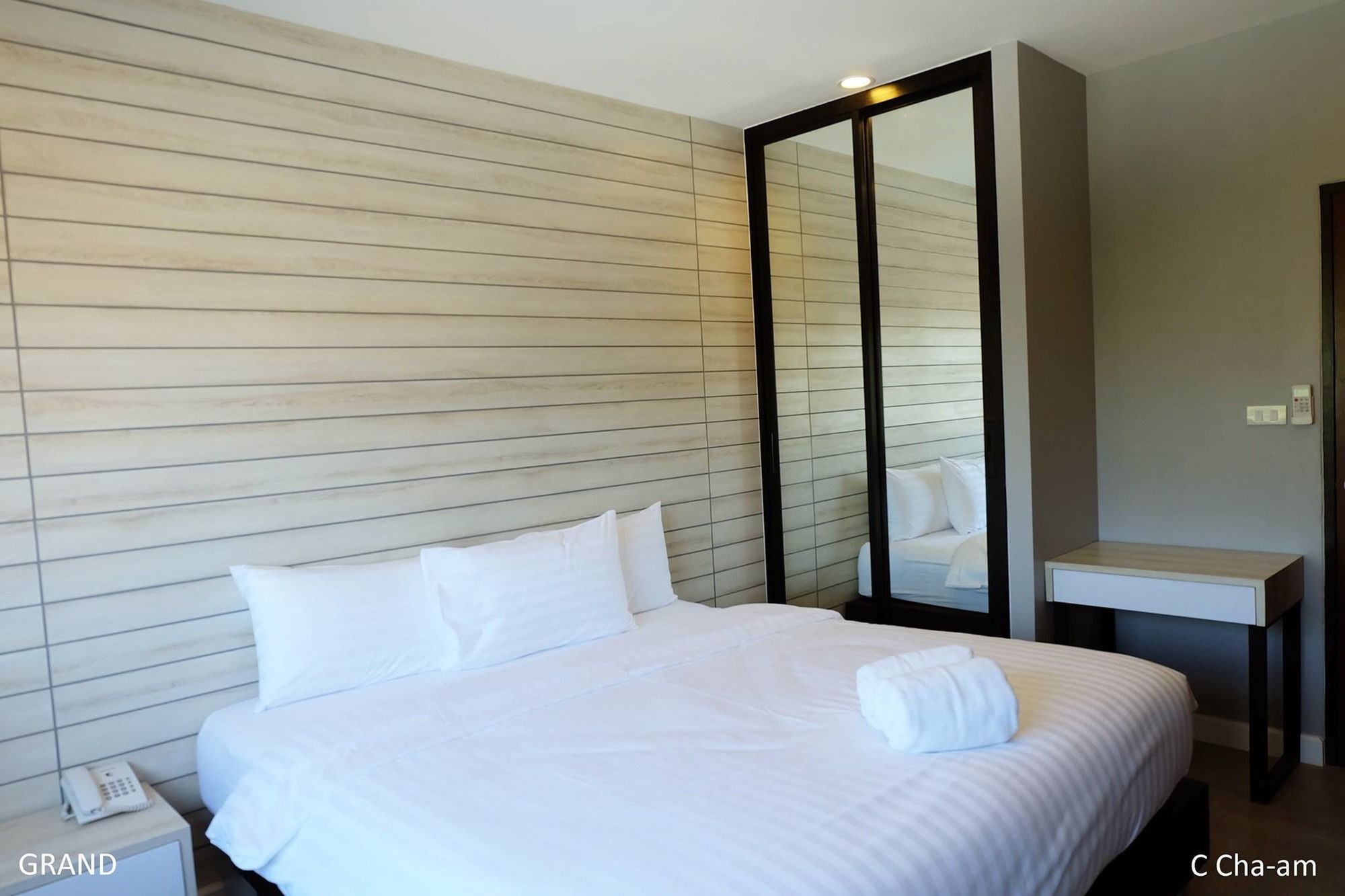 C Cha-Am Hotel Экстерьер фото