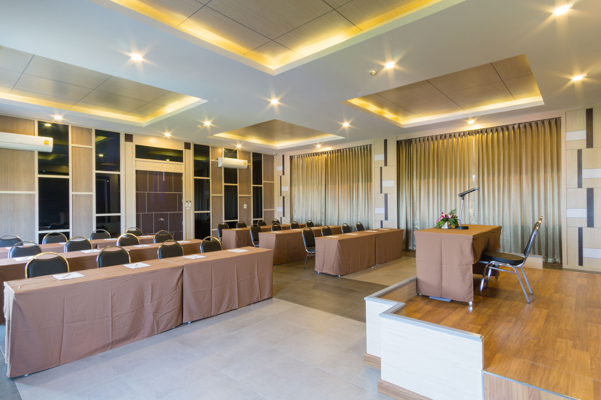 C Cha-Am Hotel Экстерьер фото